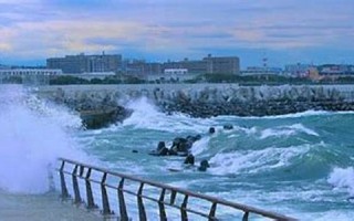 梦见波涛汹涌(梦见波涛汹涌大水什么预兆)