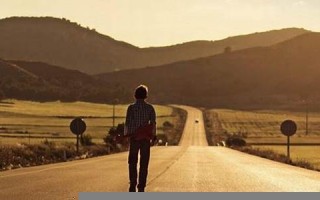 梦见有人要杀自己(做梦被追杀在逃跑意味着什么)