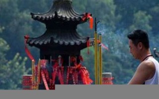 梦见拜佛(女人梦见佛像大吉的预兆)