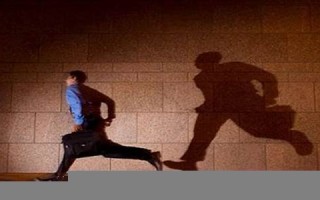 梦见自己被追杀预示什么(梦见自已被追杀是什么意思)