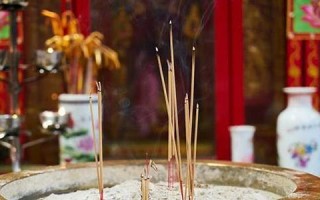 梦见上香(梦见上香时香断了是什么预兆)